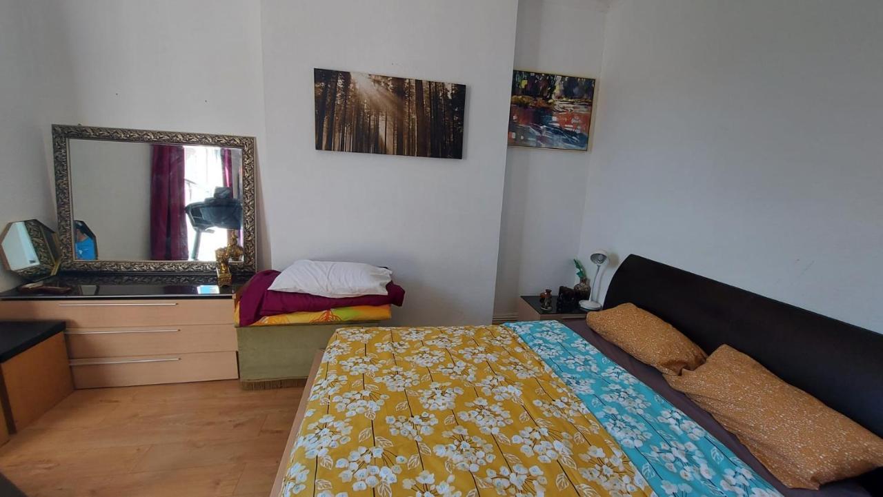 لندن Extra Large One Bedroom Flat With Parking المظهر الخارجي الصورة