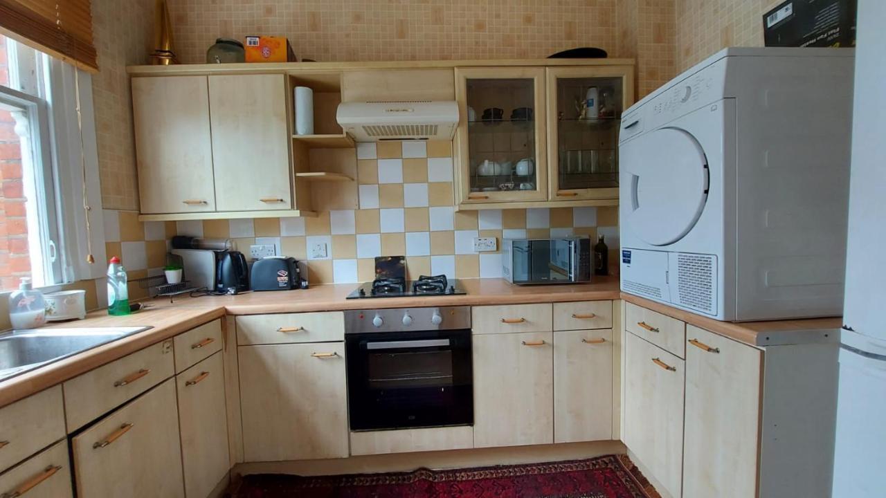 لندن Extra Large One Bedroom Flat With Parking المظهر الخارجي الصورة